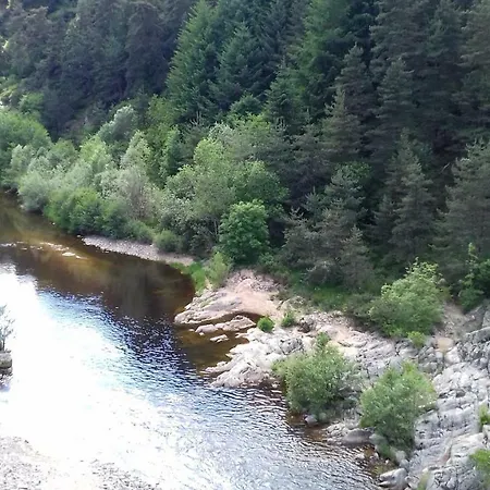 Le Petit Seguret Апартаменты Le Puy-en-Velay